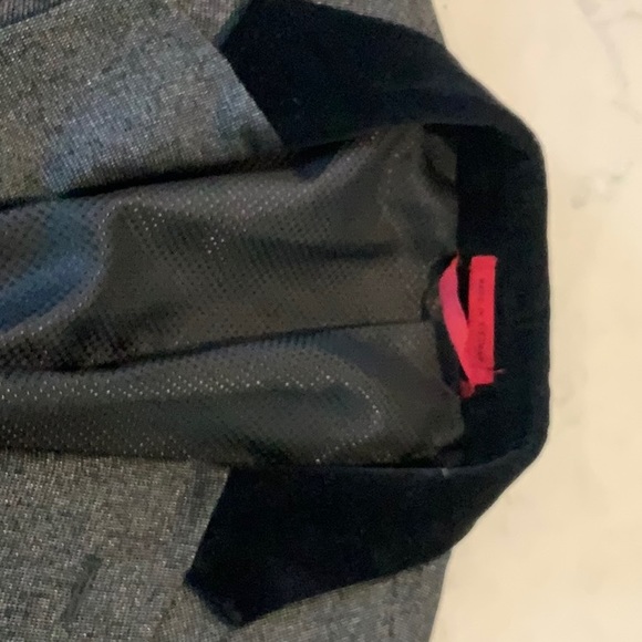 Mens Fall Blazer with velvet collar.  Made by Alfani - Picture 3 of 3